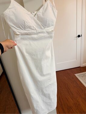 GUESS White Cocktail Dress with V-Neck